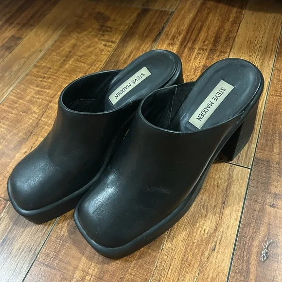 Steve Madden Black Mules Classic Slip-On Design - Picture 2 of 3